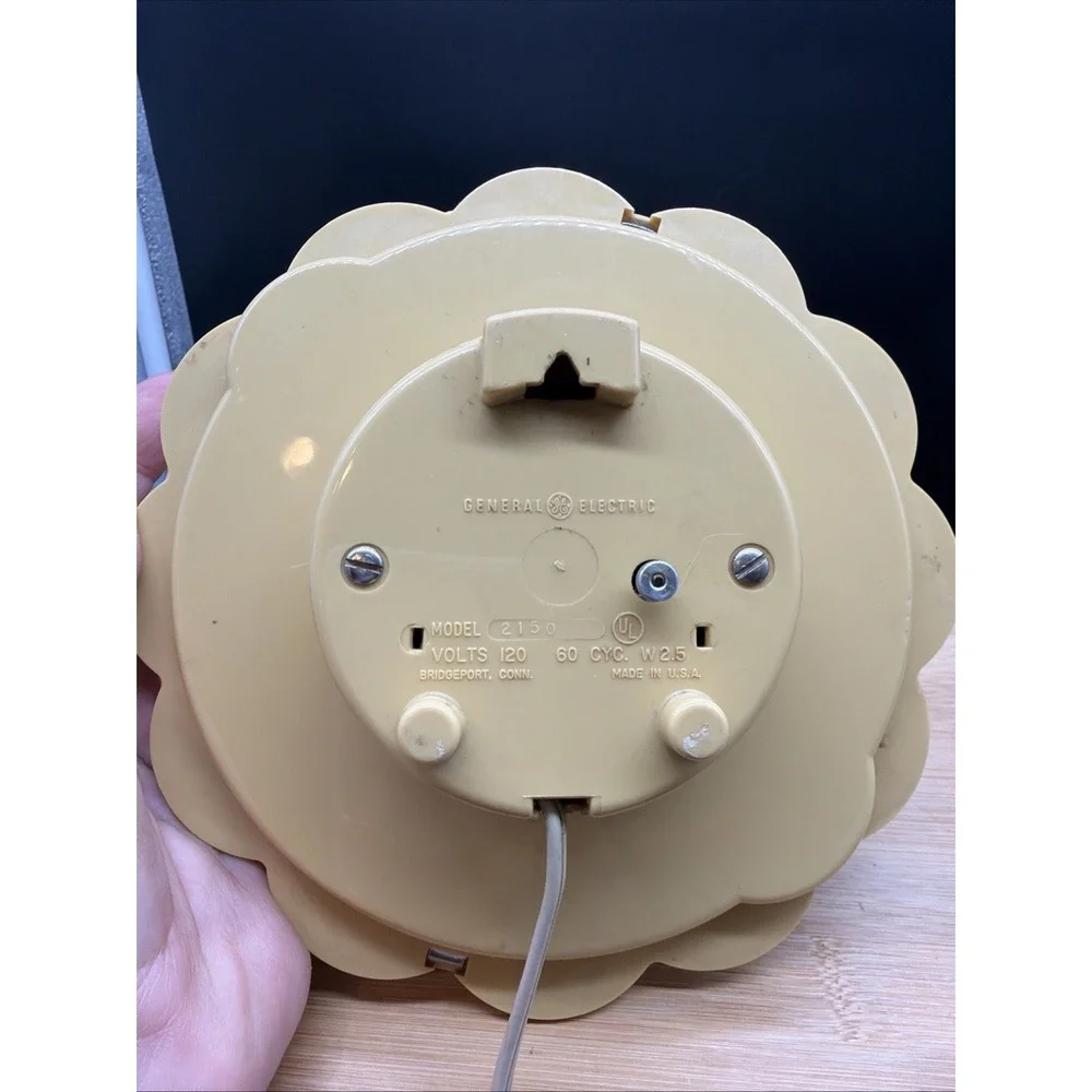 Vintage Yellow Daisy General Electric MCM Wall Clock Model 2150 Works Made in US